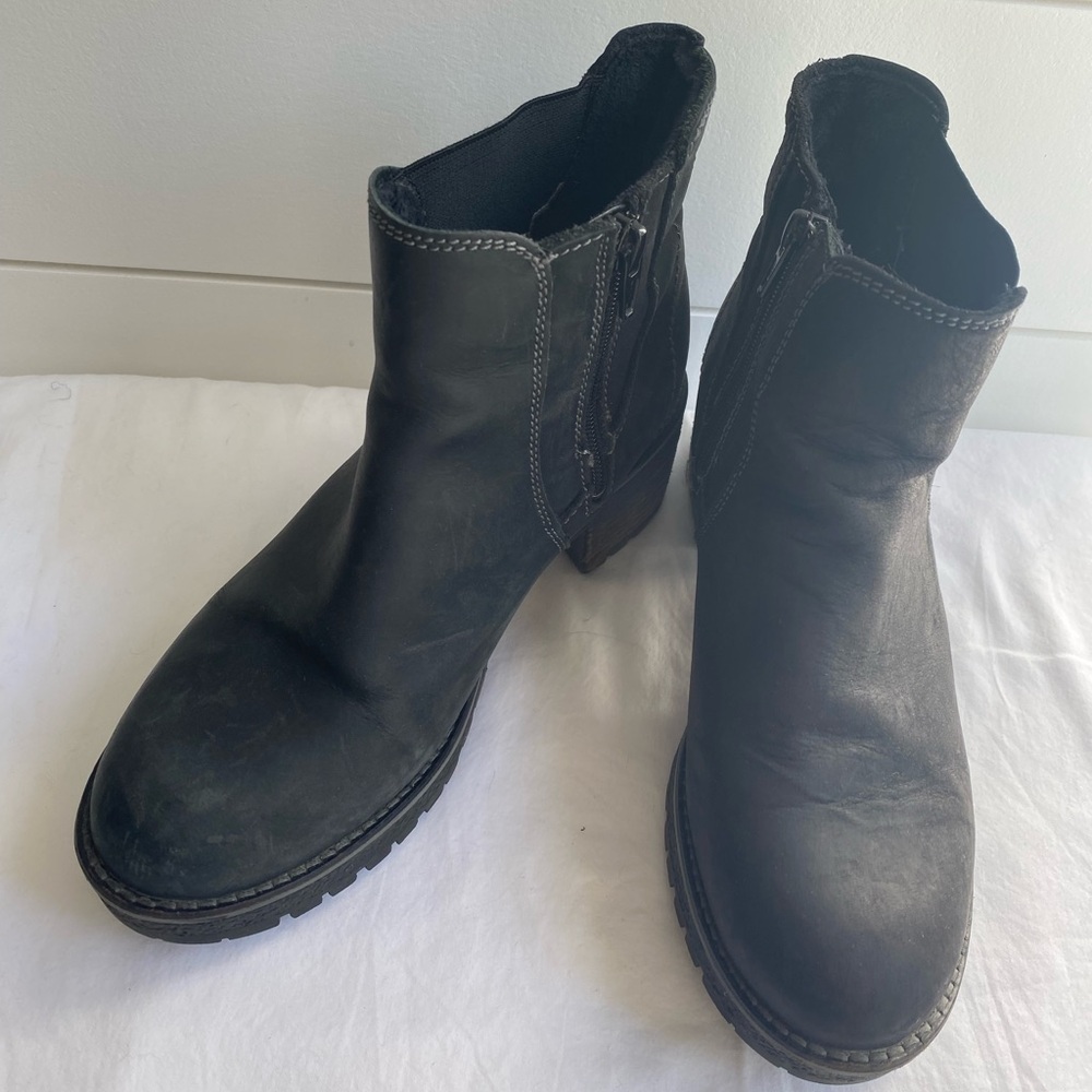 Bos. & Co. Black Leather Ankle Boots 38/7.5 Lined Waterproof Zip Up Heeled Goth - Picture 6 of 12